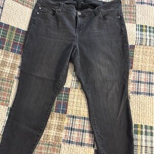 Liverpool Gray Skinny Jeans for a Sleek Look